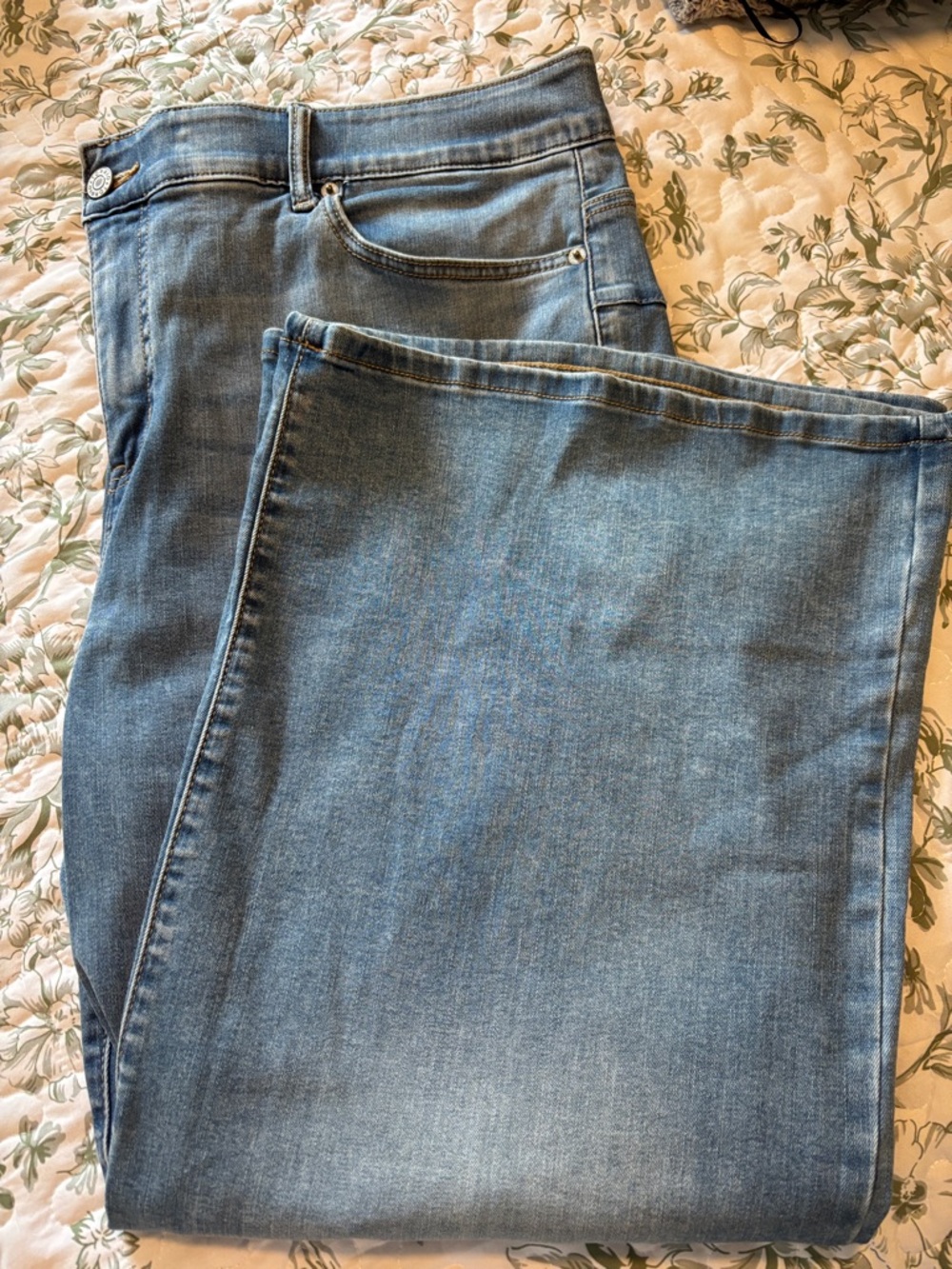 torrid Light Blue Bombshell Wide Leg Ankle Crop Jeans
